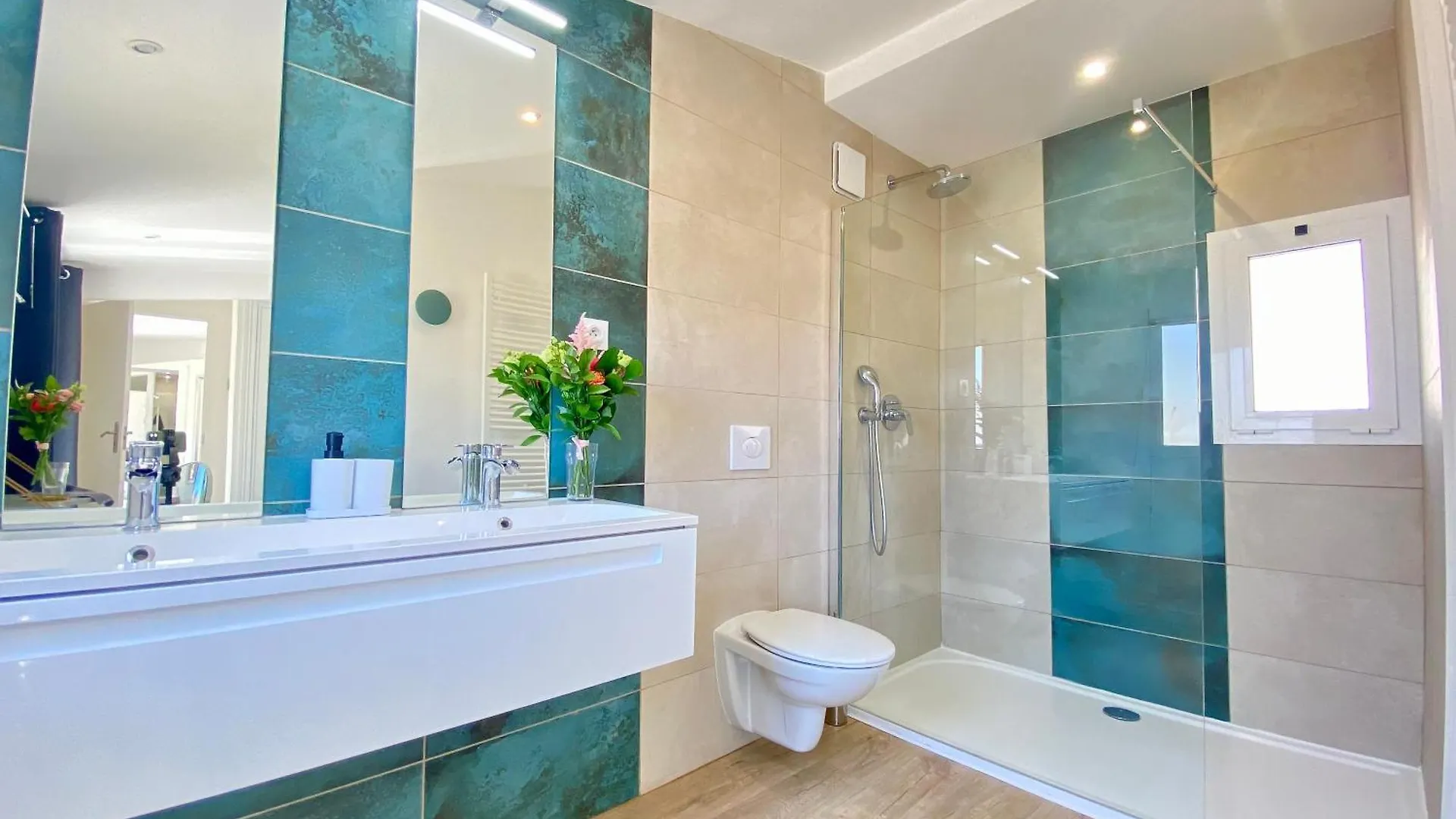 Les Toits Du Soleil: Luxury Apartment with Terraces and Jacuzzi in Central Cannes France